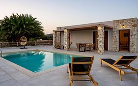 Kastri Hill Luxury Villas